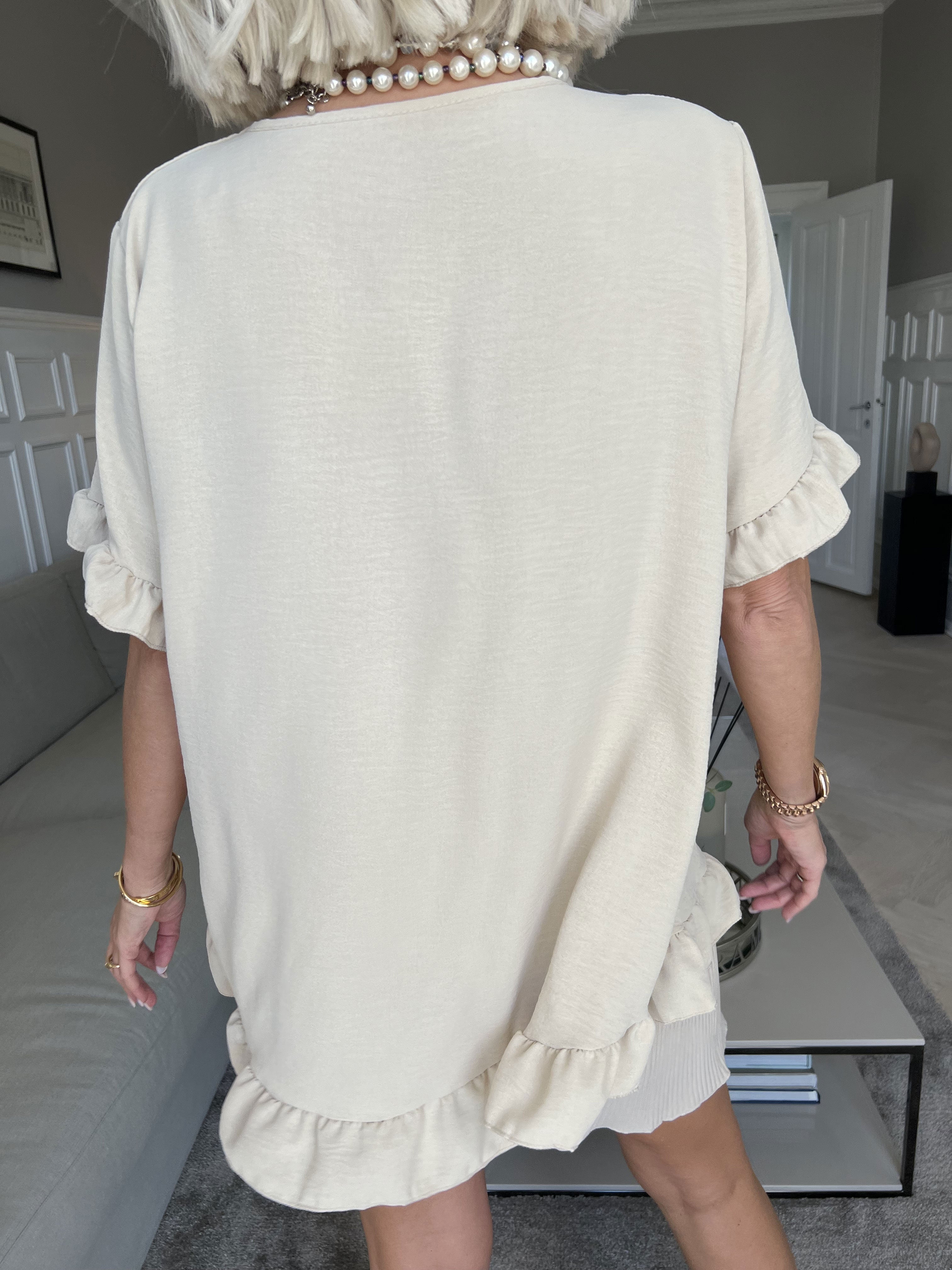 Mio - Söt tunika med volangkanter - White